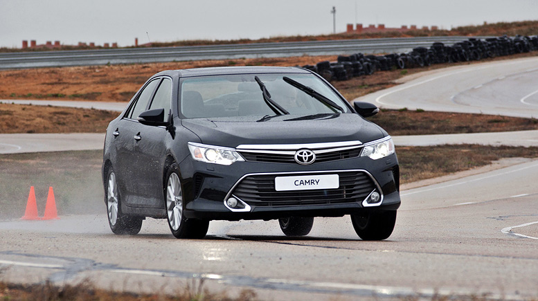 Тест-драйв Toyota Camry 2015, тест-драйв тойота кэмри 2015