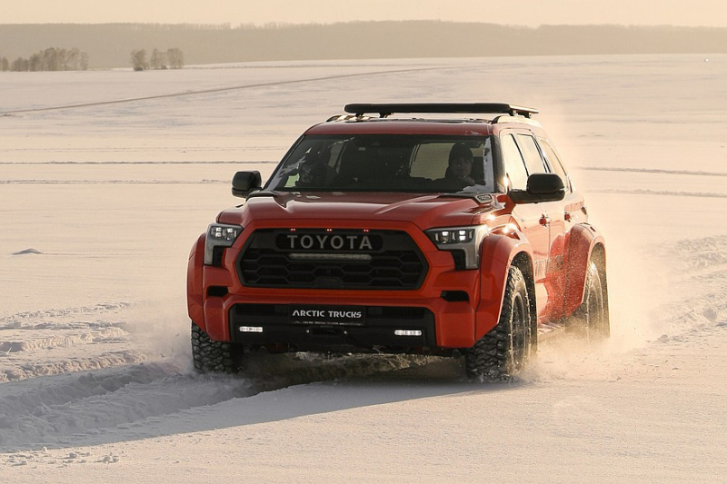 Внедорожник Toyota Sequoia представлен в России в суровой версии от Arctic Trucks