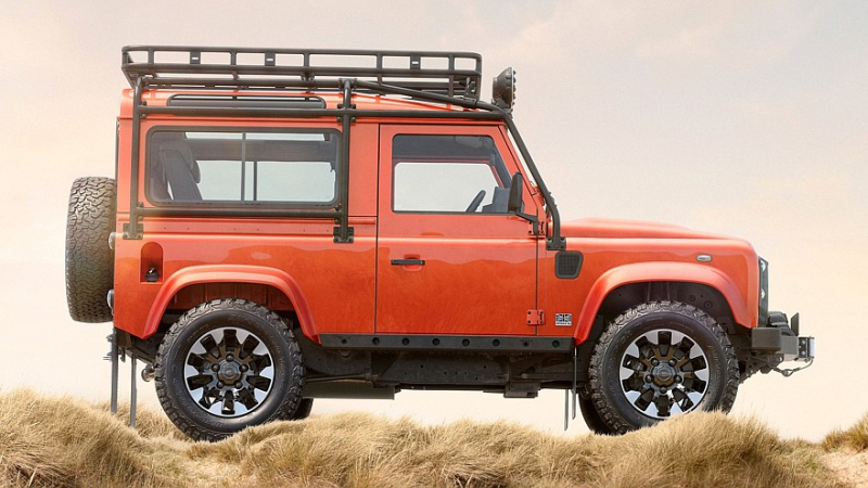 Эта музыка будет вечной: JLR начинает неограниченное производство Classic Defender V8