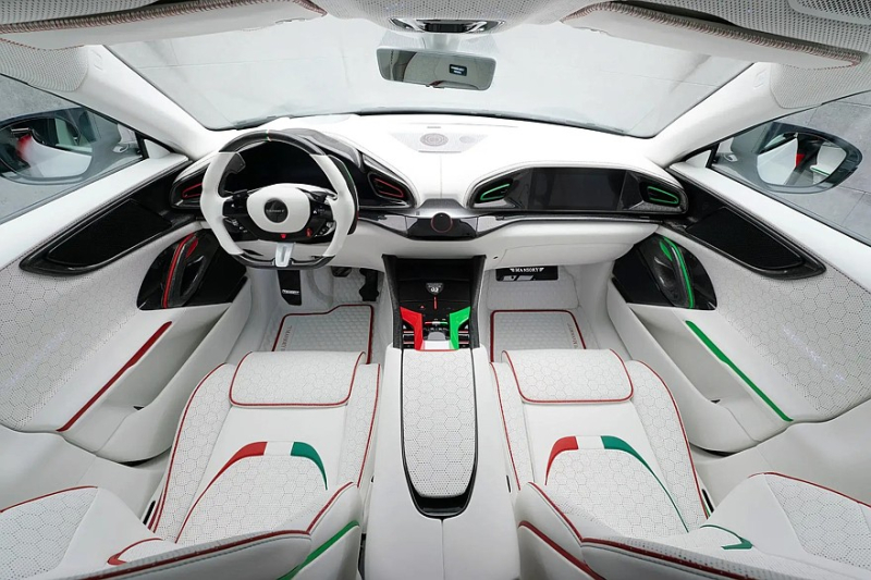 Mansory Pugnator Tricolore: самая безжалостная тюнинг-версия Ferrari Purosangue