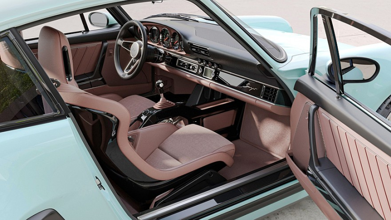 Очередной крутой Porsche 911 от Singer: широкий кузов, четыре фары и атмосферные 426 л.с.